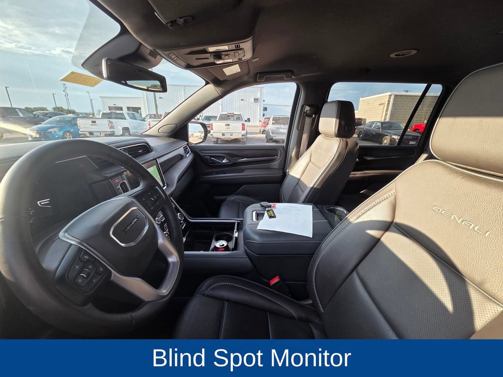 Used 2023 GMC Yukon XL Denali AWD/4WD image 12