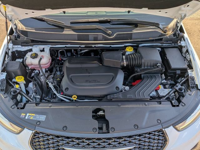 Certified 2022 Chrysler Pacifica Limited AWD/4WD image 39