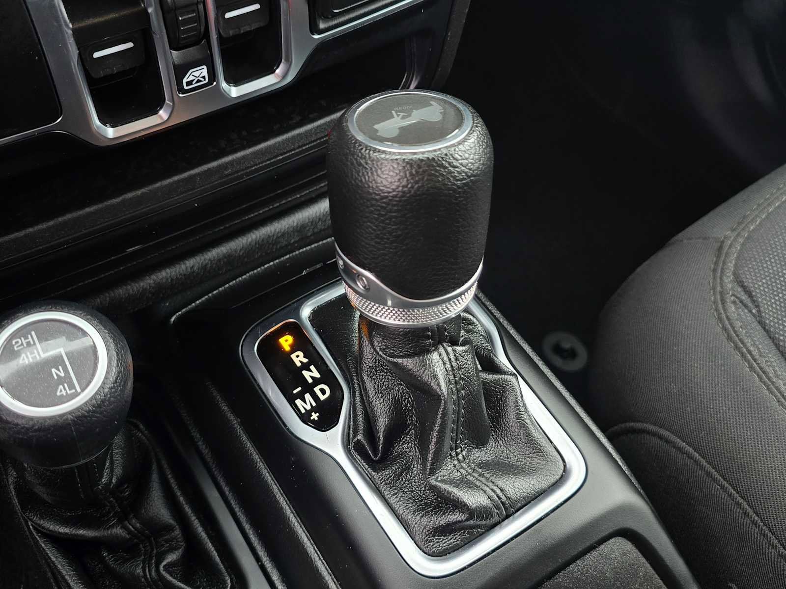 Used 2023 Jeep Wrangler Sport S image 37