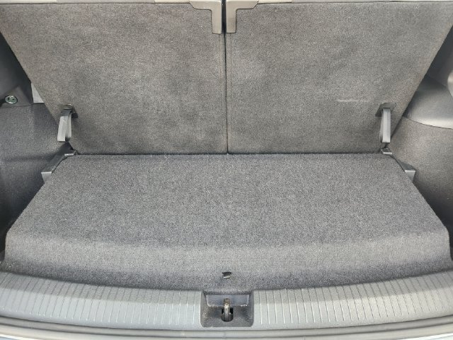 Used 2024 Volkswagen Tiguan SE R-Line FWD image 34