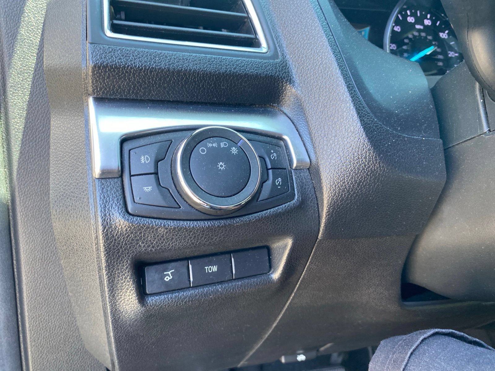 Used 2018 Ford Explorer Sport AWD/4WD image 11