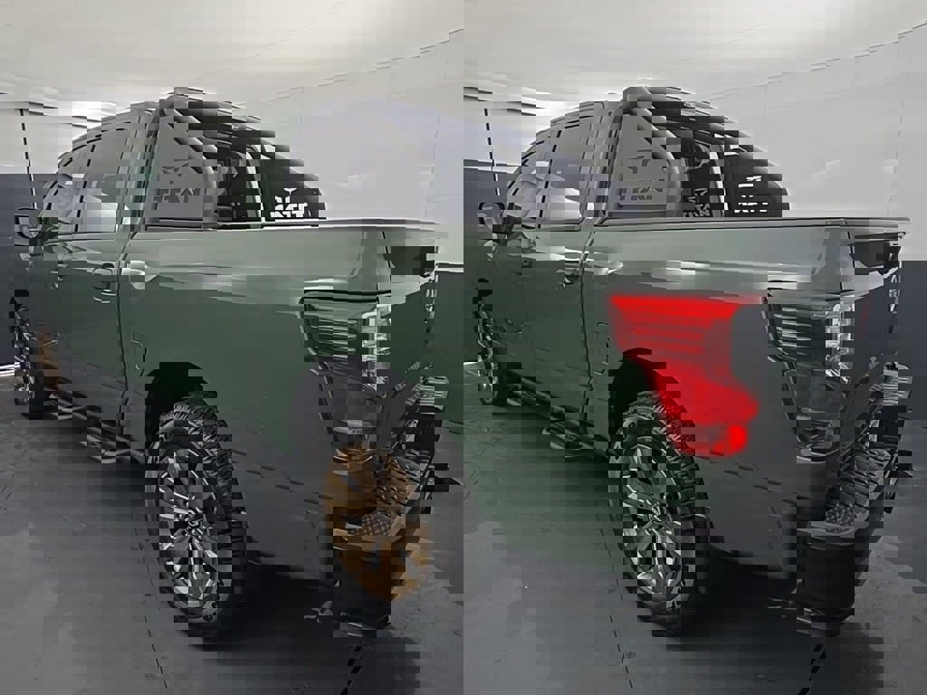 Used 2024 Nissan Titan SV w/ SV Bronze Edition Package image 5