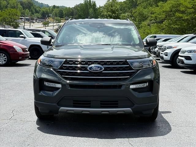 Used 2023 Ford Explorer XLT w/ Equipment Group 202A RWD image 9