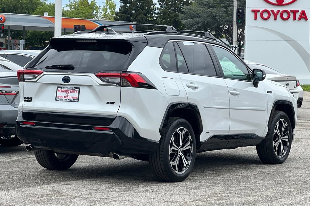 Used 2023 Toyota RAV4 XSE w/ Weather Package AWD/4WD image 3