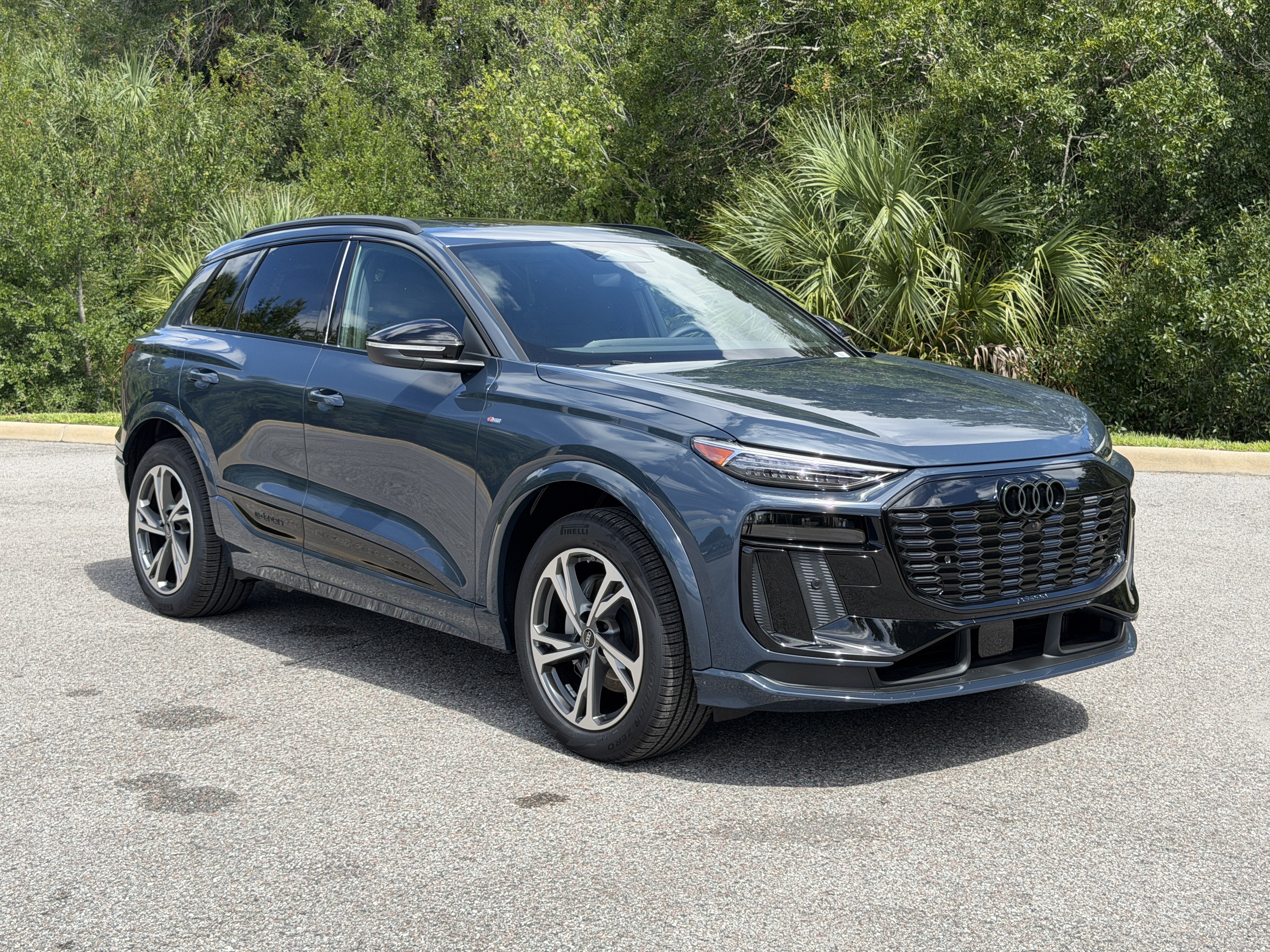 New 2027 Audi Q6 e-tron Premium Plus AWD/4WD image 1