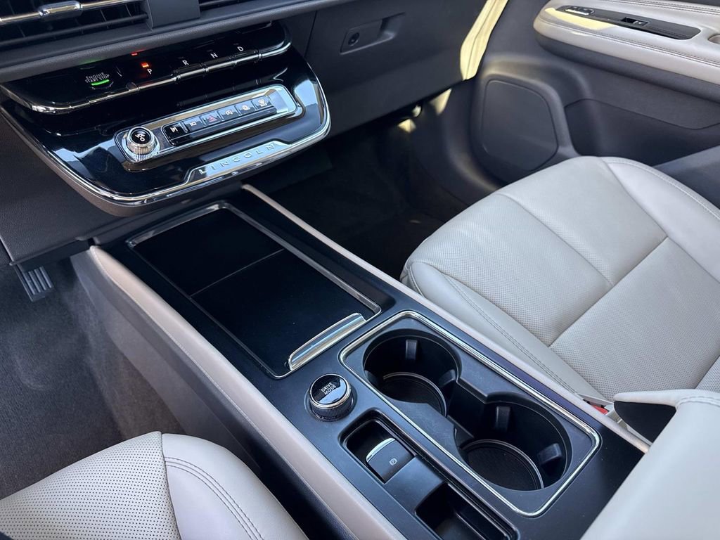 Used 2023 Lincoln Corsair Reserve w/ Equipment Group 202A image 26