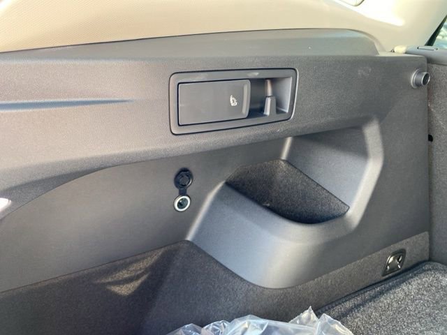 New 2025 Volkswagen Tiguan SE image 64