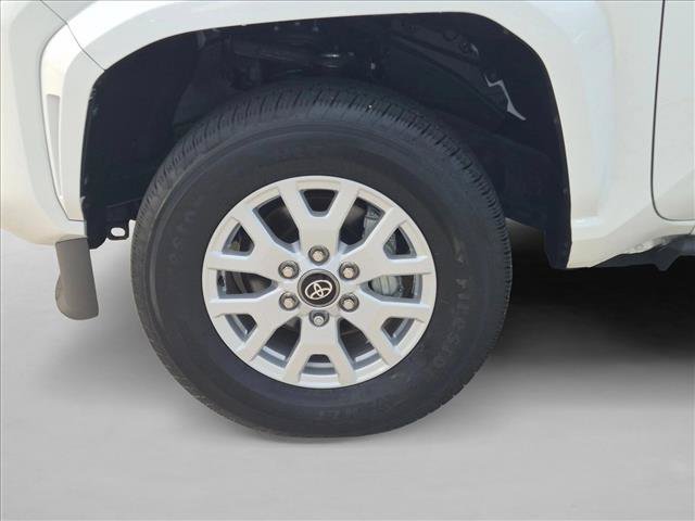 Certified 2024 Toyota Tacoma SR5 AWD/4WD image 21