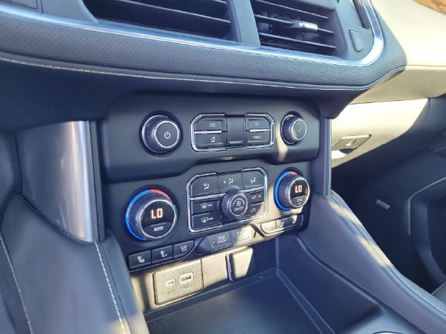 Used 2021 Chevrolet Tahoe Premier w/ Premium Package RWD image 32