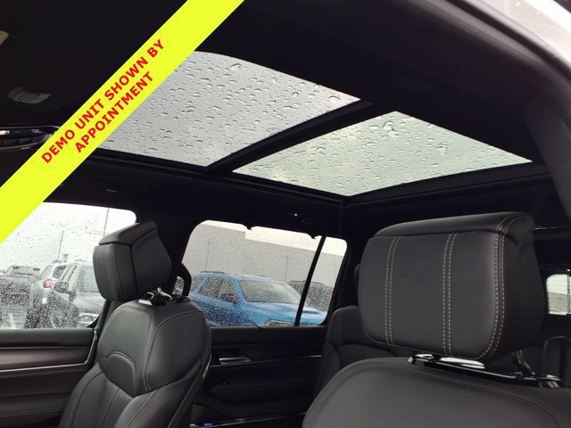 New 2026 Jeep Grand Wagoneer Summit w/ Premium Group III AWD/4WD image 14