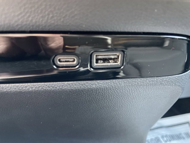 Used 2025 Buick Enclave Preferred image 28