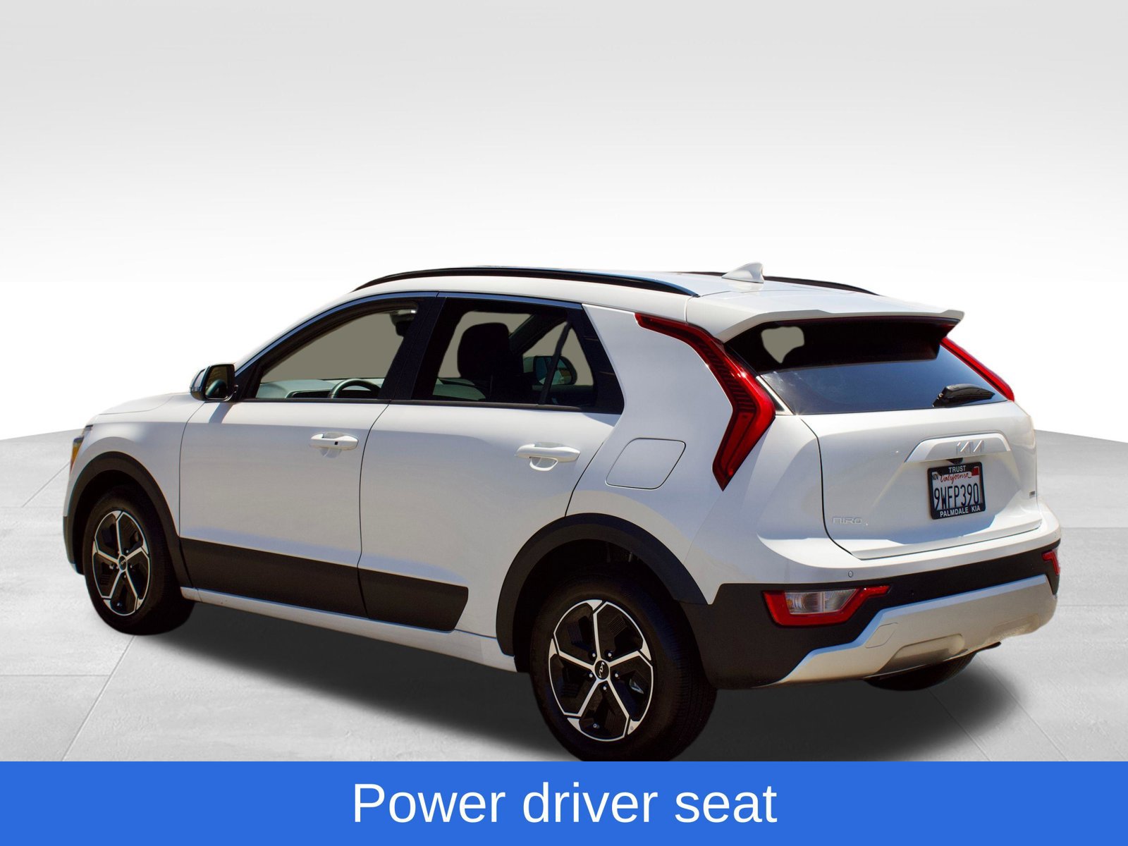 Used 2025 Kia Niro EX FWD image 8