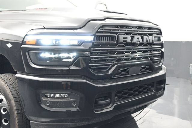 New 2026 RAM 3500 Laramie AWD/4WD image 33