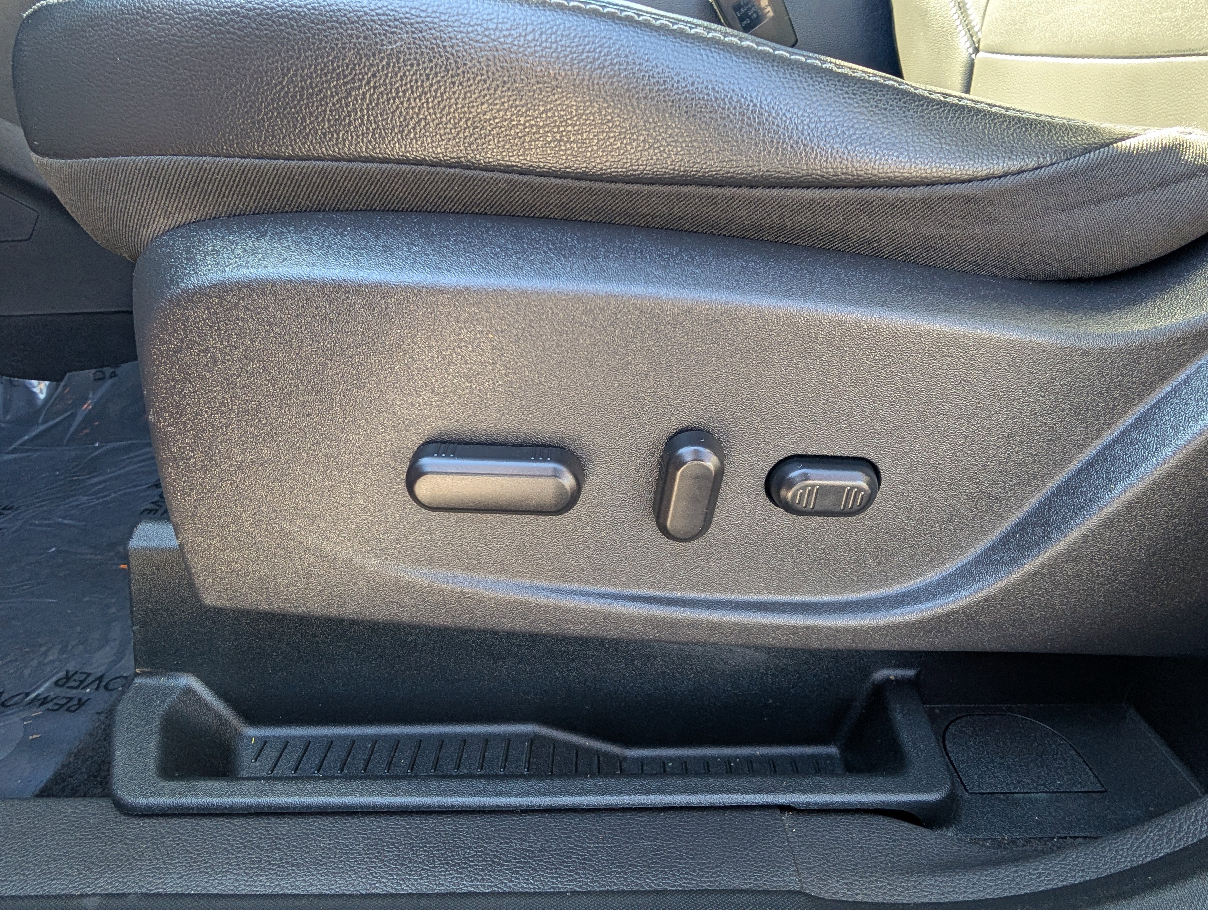 Certified 2018 Ford Escape SEL image 19