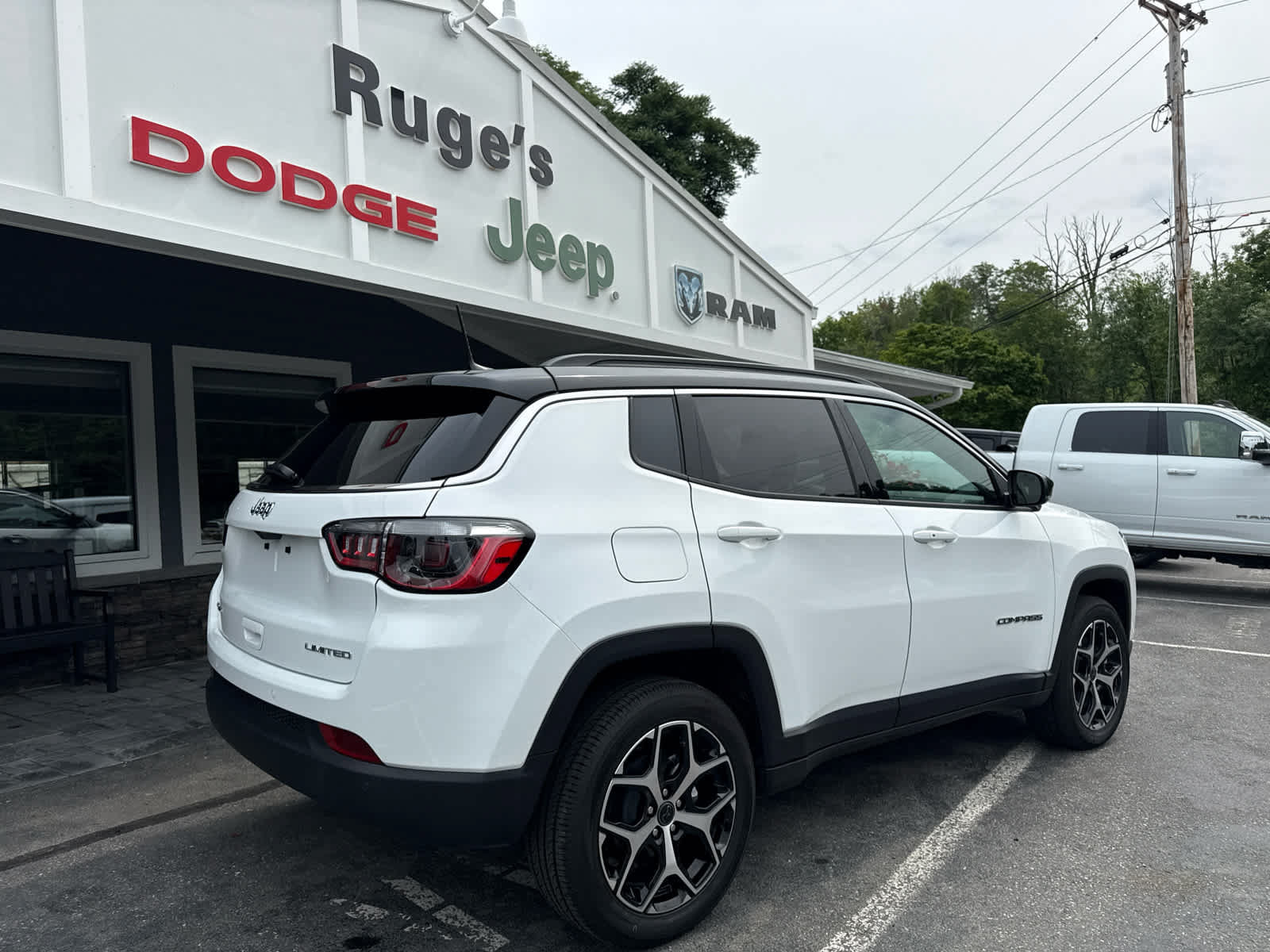 New 2026 Jeep Compass Limited AWD/4WD image 3