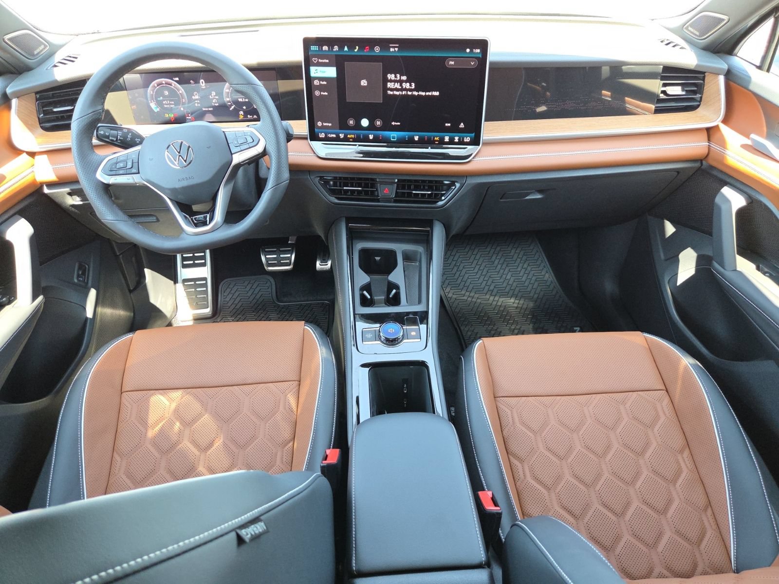 New 2026 Volkswagen Tiguan SEL R-Line AWD/4WD image 22