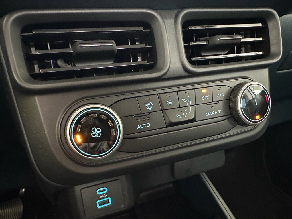 Used 2024 Ford Maverick XL image 40