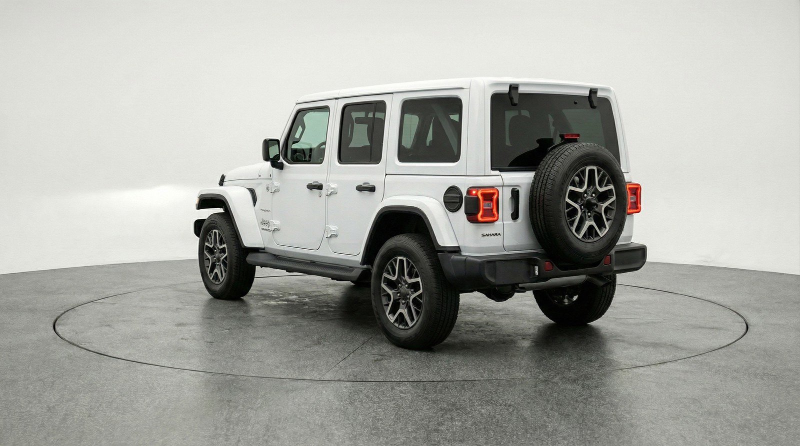 Used 2025 Jeep Wrangler Sahara image 6