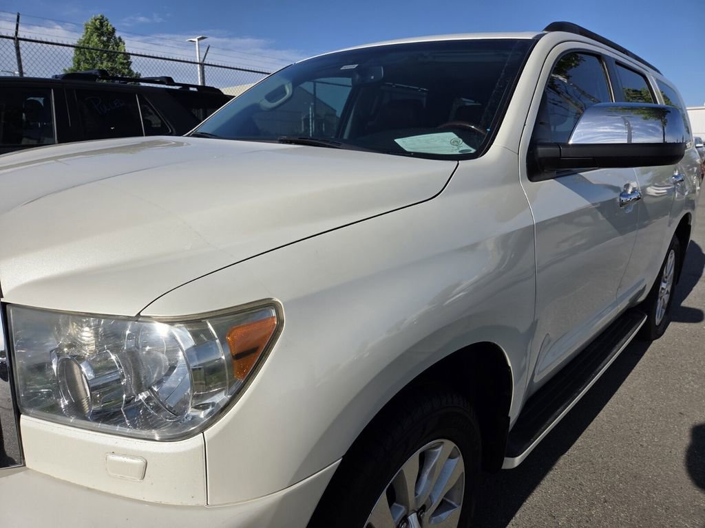 Used 2014 Toyota Sequoia Platinum AWD/4WD image 10