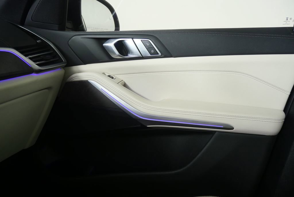 Used 2022 BMW X5 xDrive40i w/ M Sport Package image 29