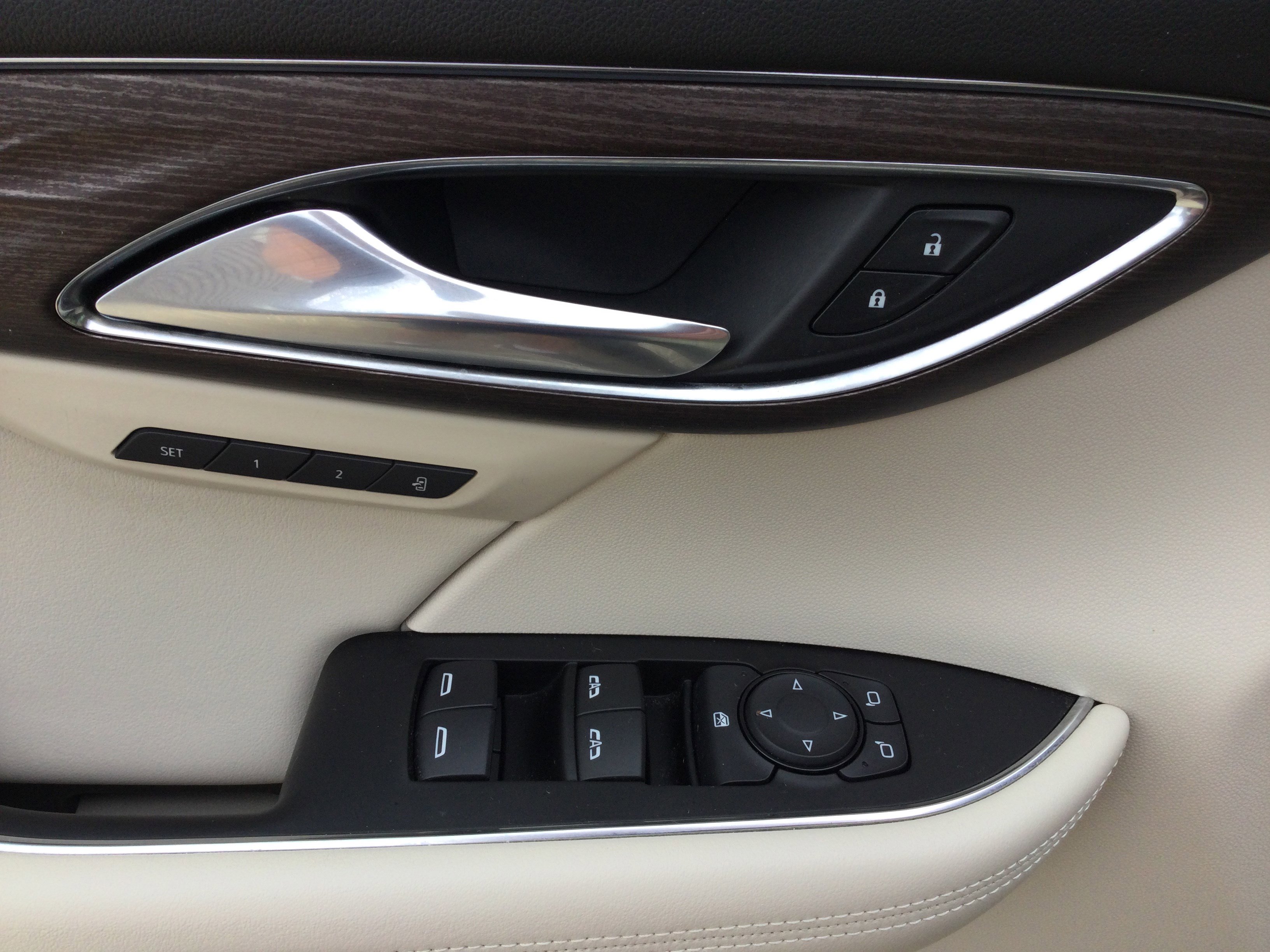 Used 2023 Buick Envision Avenir AWD/4WD image 10