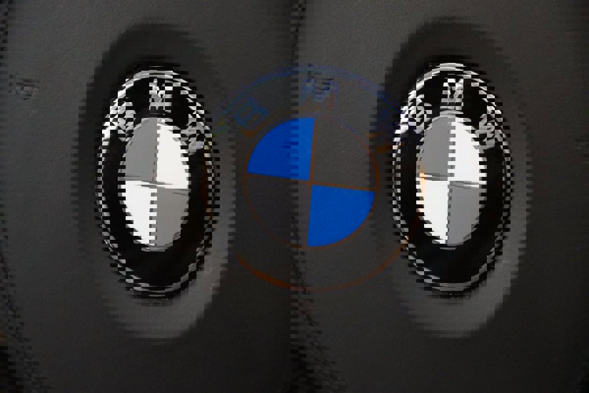 Used 2024 BMW Z4 M40i w/ Premium Package image 43