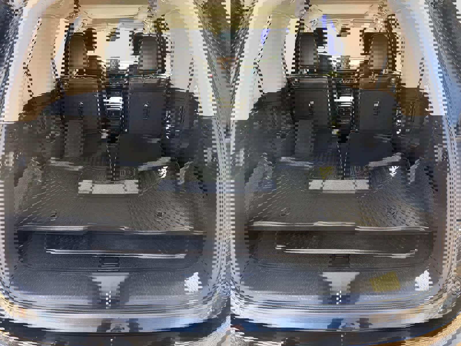 Used 2023 Honda Pilot Touring image 4