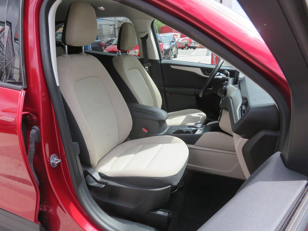 Used 2022 Ford Escape SE w/ Cold Weather Package AWD/4WD image 11