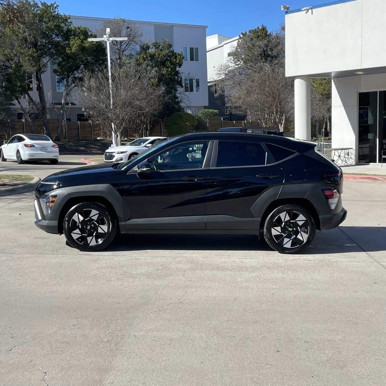 Used 2024 Hyundai Kona SEL image 3