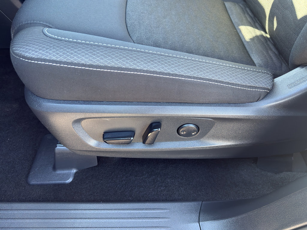 Certified 2025 Nissan Pathfinder SV image 16