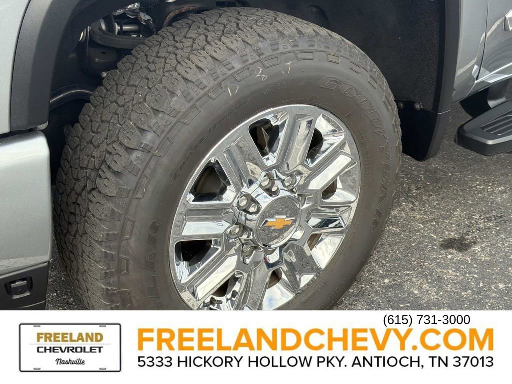 Used 2024 Chevrolet Silverado 2500 High Country w/ High Country Premium Package image 9