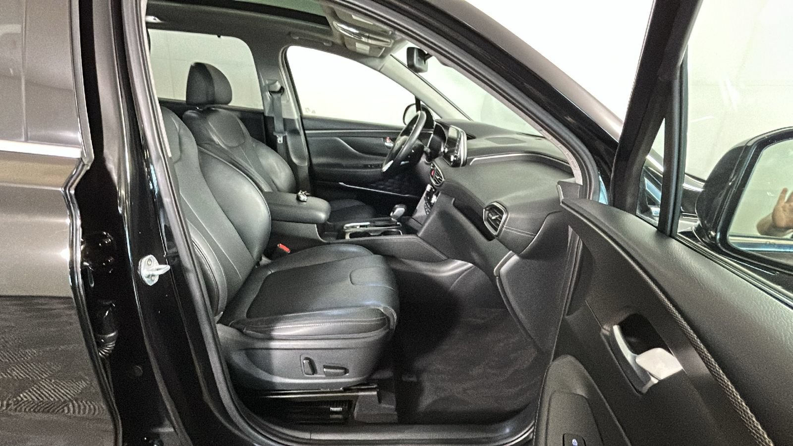 Used 2019 Hyundai Santa Fe AWD image 36