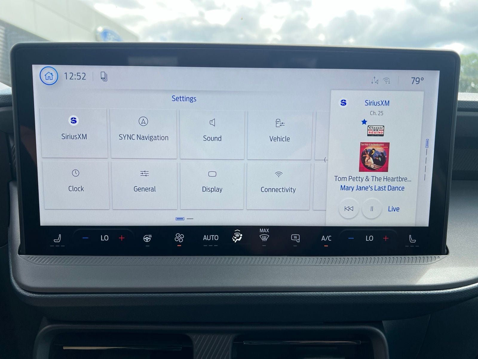 New 2026 Ford Maverick Lobo AWD/4WD image 34