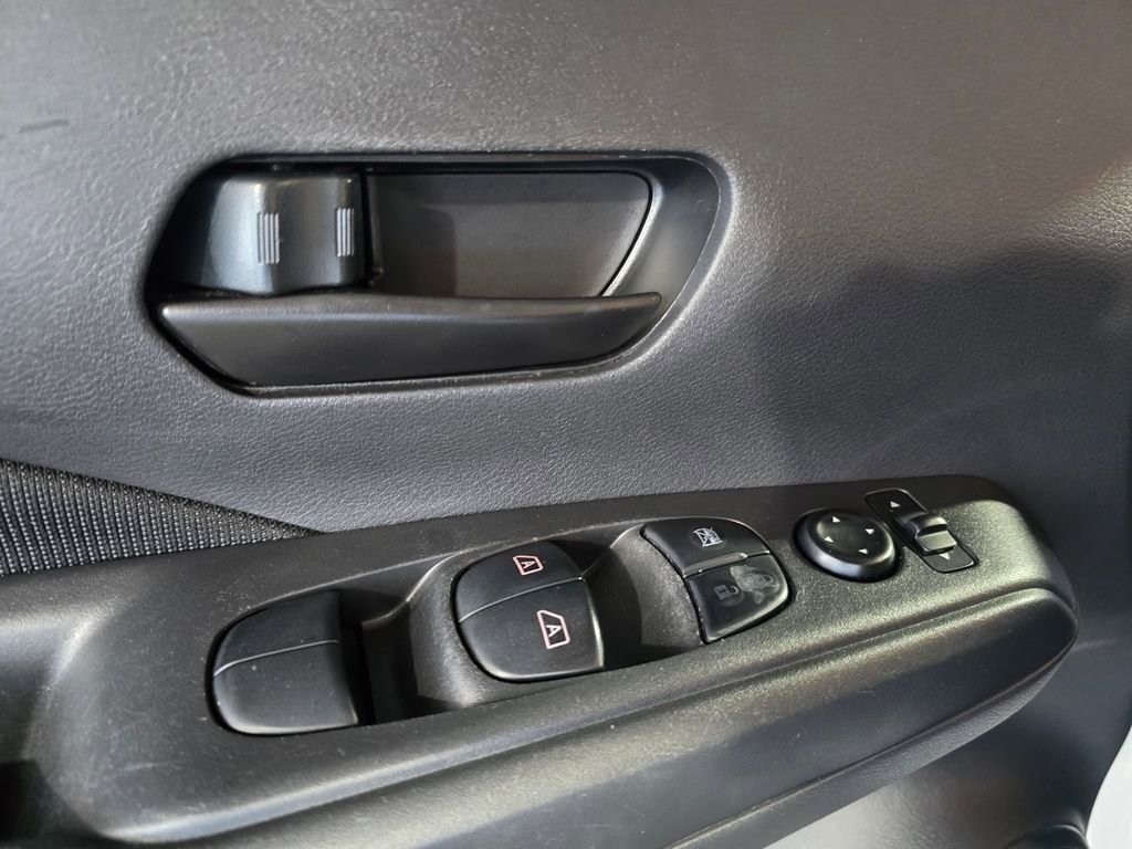 Used 2021 Nissan Kicks S image 13