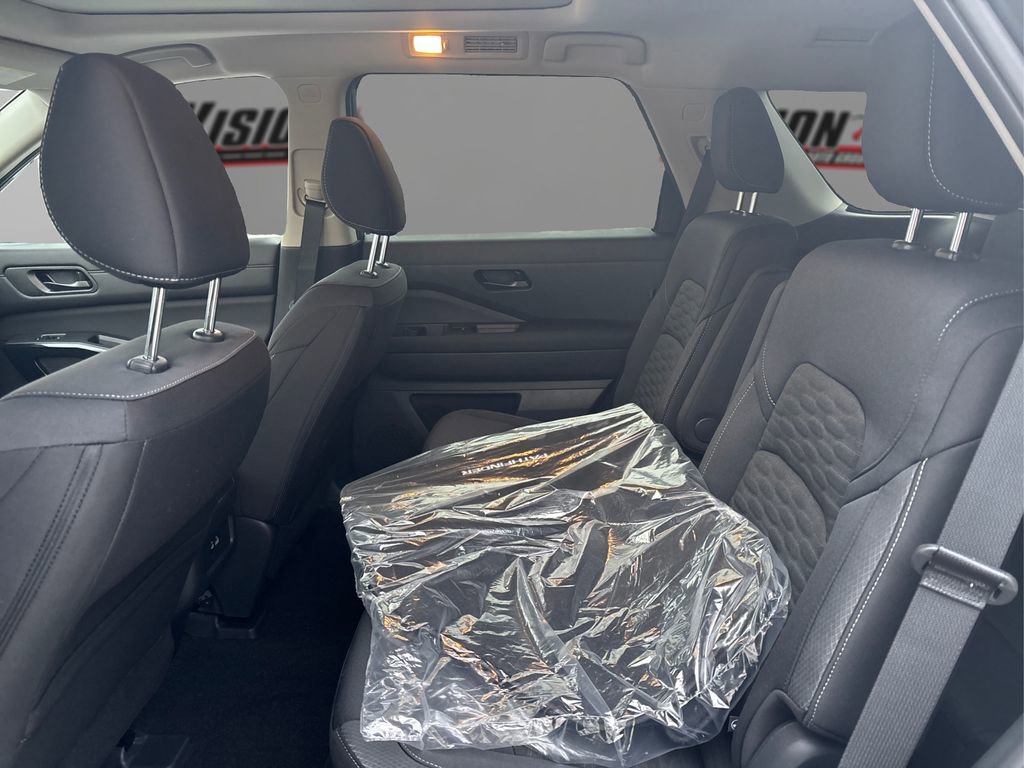 New 2025 Nissan Pathfinder SV w/ SV Premium Package image 10