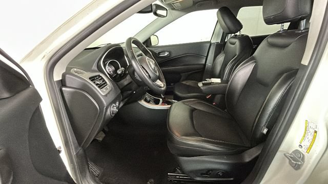 Used 2019 Jeep Compass Latitude w/ Popular Equipment Group AWD/4WD image 11