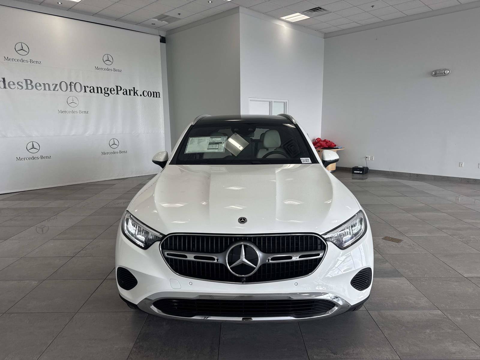 New 2026 Mercedes-Benz GLC 300 image 2