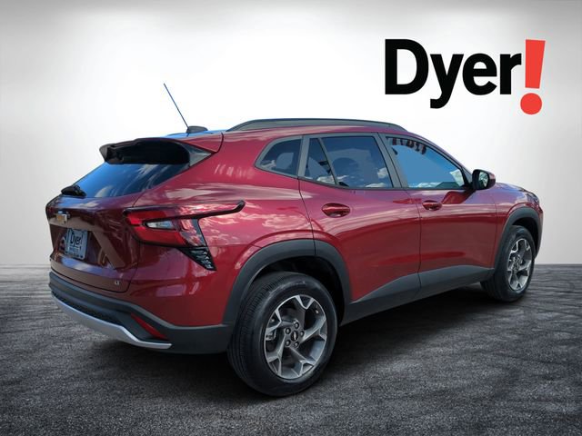 Used 2024 Chevrolet Trax LT w/ Driver Confidence Package image 3