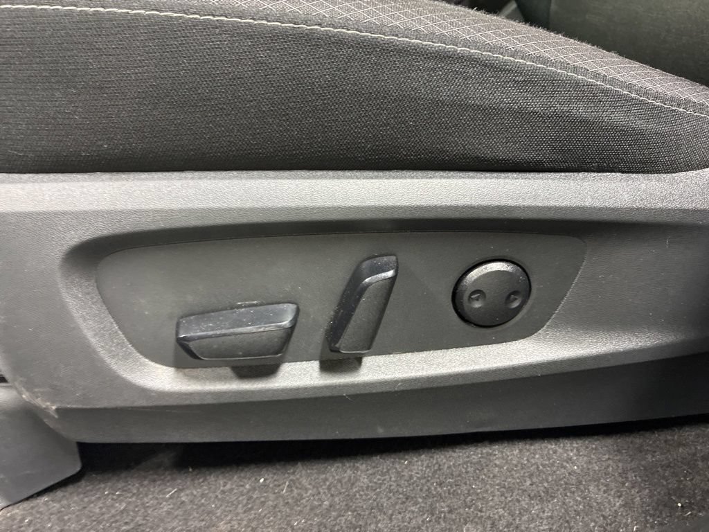 Used 2025 Nissan Pathfinder SV AWD/4WD image 11