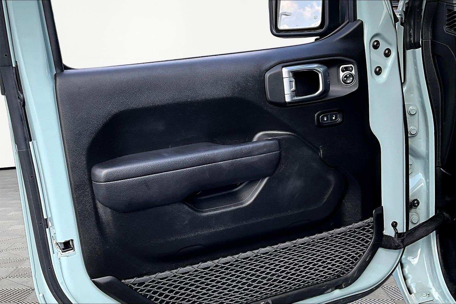 Used 2024 Jeep Wrangler Willys AWD/4WD image 20