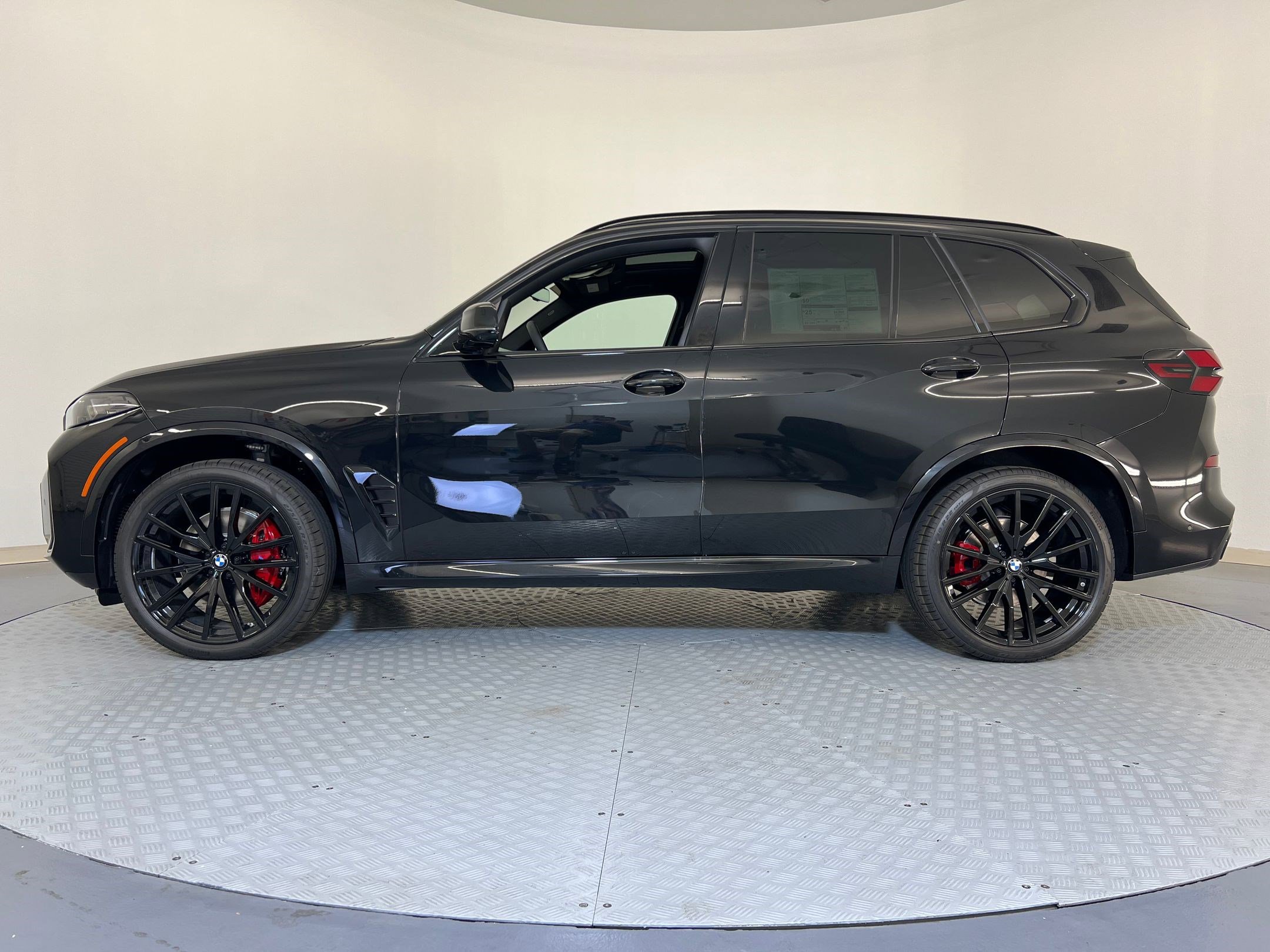 New 2026 BMW X5 sDrive40i w/ M Sport Package image 2