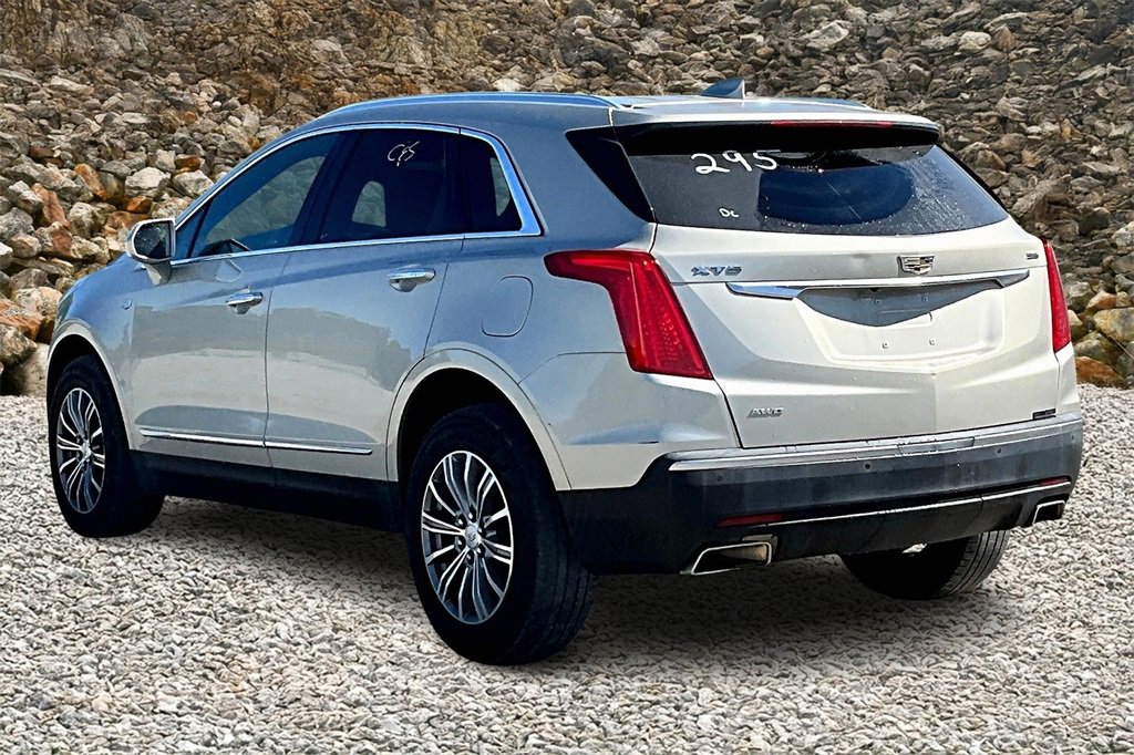 Used 2017 Cadillac XT5 Luxury w/ Driver Awareness Package image 11