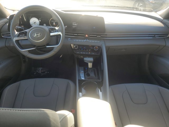 Certified 2025 Hyundai Elantra SEL w/ Cargo Package image 8