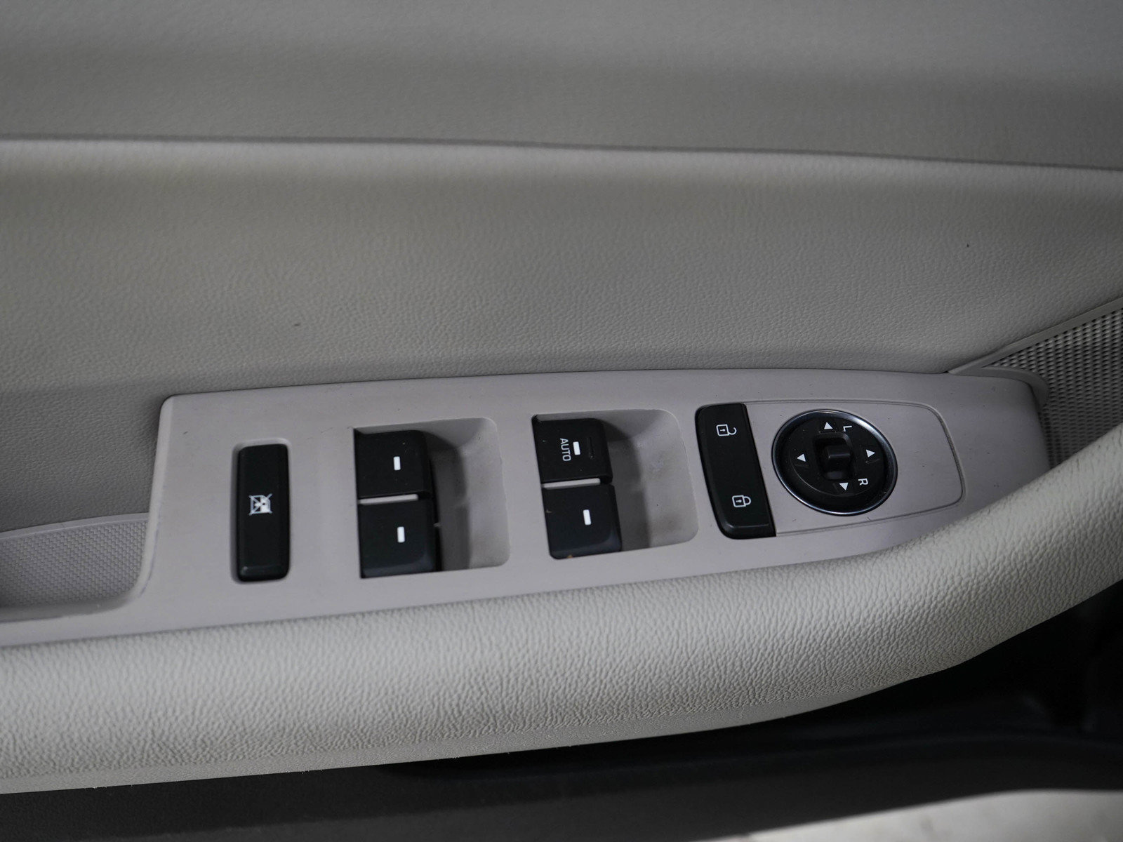 Used 2015 Hyundai Sonata SE w/ Option Group 09 FWD image 19