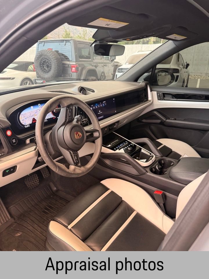 Certified 2024 Porsche Cayenne AWD/4WD image 11