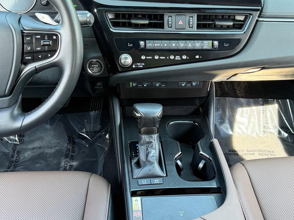 Certified 2025 Lexus ES 300h w/ Premium Package FWD image 14