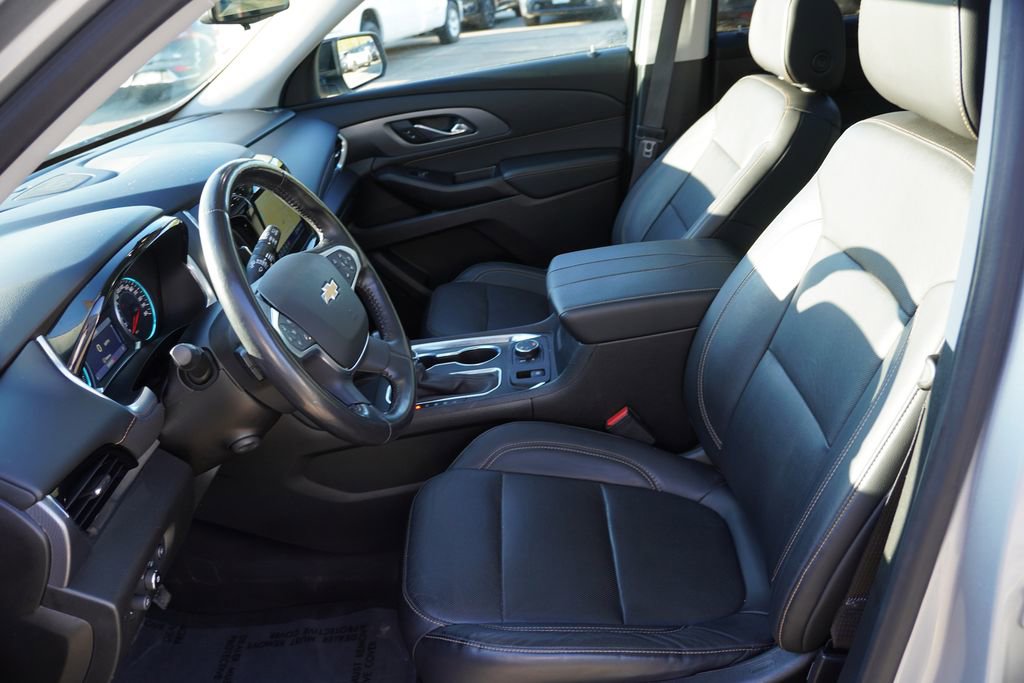 Used 2021 Chevrolet Traverse Premier w/ Redline Edition AWD/4WD image 15