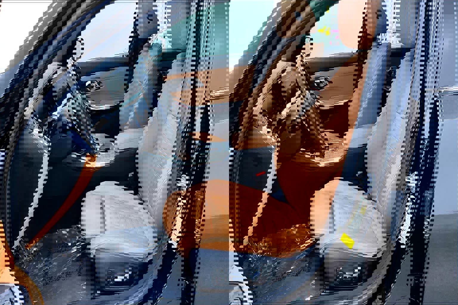 Used 2019 BMW 330i Sedan w/ M Sport Package image 8