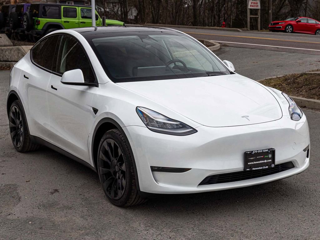 Used 2023 Tesla Model Y Long Range image 3