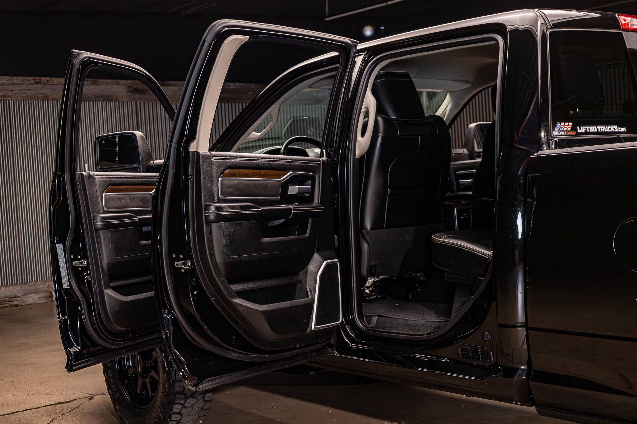 Used 2023 RAM 2500 Laramie image 28